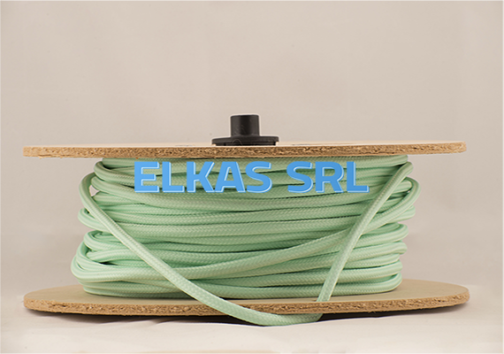 Nossos cabos são certificados. Eles também têm um processo de colagem que os impede de serem desintegrados em sua armadura